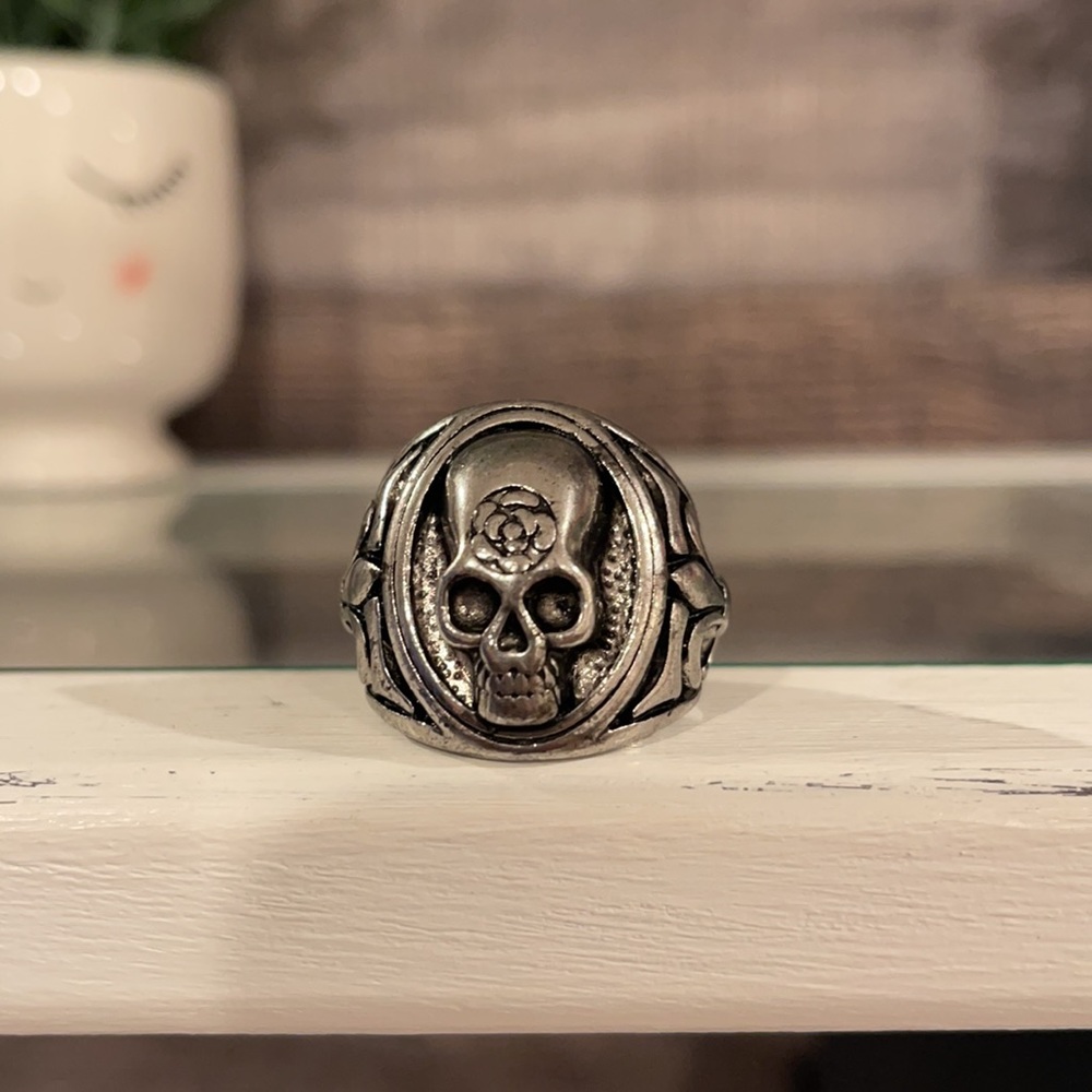 ❤️NEW!!!❤️ Skull Ring Size 11.